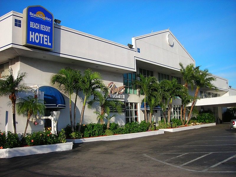The Beachcomber St. Pete Beach Resort & Hotel Exterior photo